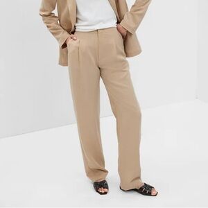 GAP Dressy Tencel Pleated Pant in Sand Khaki